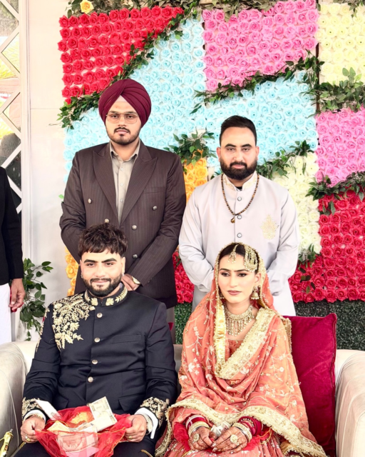 ਸਾਡੇ ਭਰਾ ਗੁਨਤਾਜ ਦੰਦੀਵਾਲ ਨੂੰ ਵਿਵਾਹ ਦੀਆਂ ਬਹੁਤ ਬਹੁਤ ਮੁਬਾਰਕਾਂ ਪਰਮਾਤਮਾ ਇਸ ਜੋੜੀ ਨੂੰ ਸਦਾ ਖੁਸ਼ ਰੱਖੇ ਸਾਡੇ ਭਰਾ ਨੂੰ ਹਮੇਸ਼ਾ ਖੁਸ਼ੀਆਂ ਭਰਿਆ ਜੀਵਨ ਰਹੇ ਵਾਹਿਗੁਰੂ ਮਿਹਰ ਕਰੇ🌺😍🌺